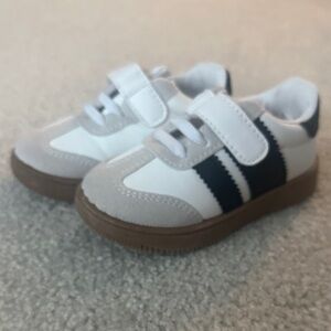 Josmo White/Gray/Black Kids Sneakers with Velcro strap 5T